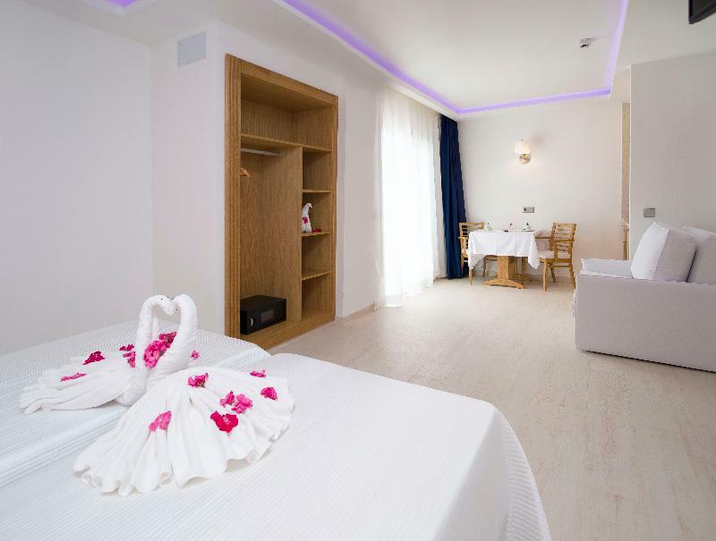 My Way Luxury Ibiza Otel Playa d'en Bossa Dış mekan fotoğraf